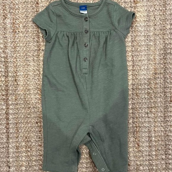 NWOT Old Navy Baby Girl Green Jumper - Picture 1 of 1